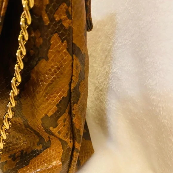 Kate Landry Vintage Faux Brown Snakeskin Magnetic Closure with Gold Chain EUC - Picture 8 of 10